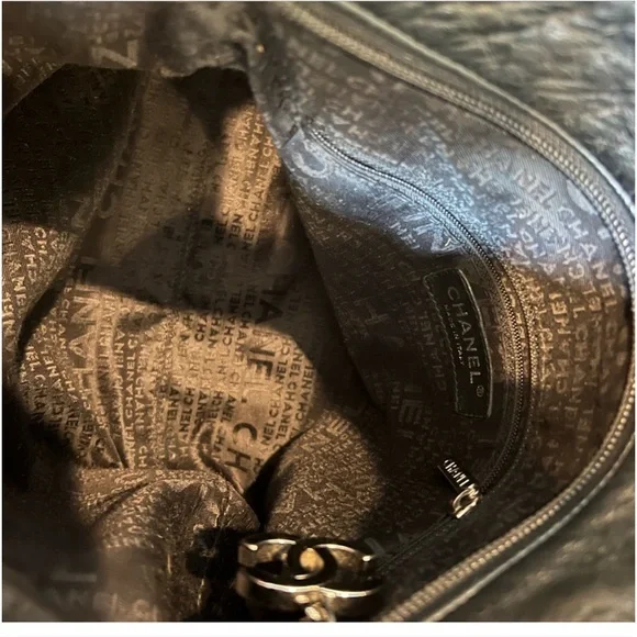 Chanel Lambskin soft hobo bag - Picture 13 of 16